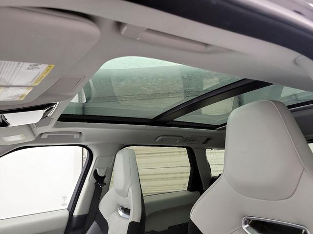 Photo of 2022 Black Land Rover Range Rover Sport