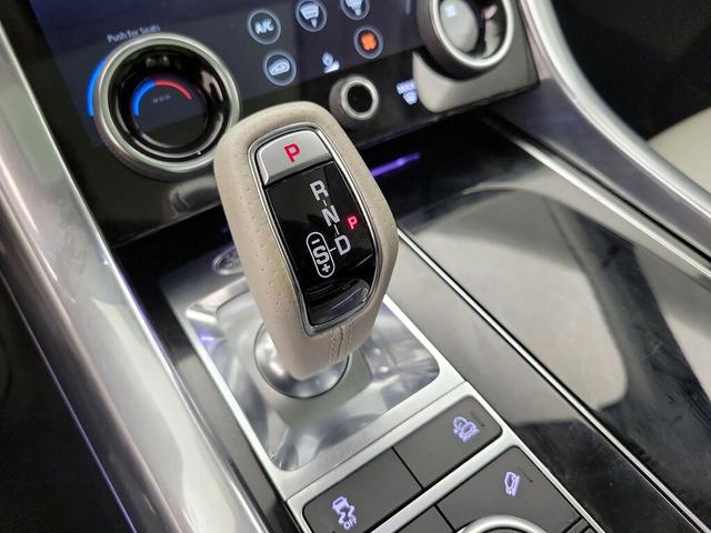 Photo of 2022 Black Land Rover Range Rover Sport