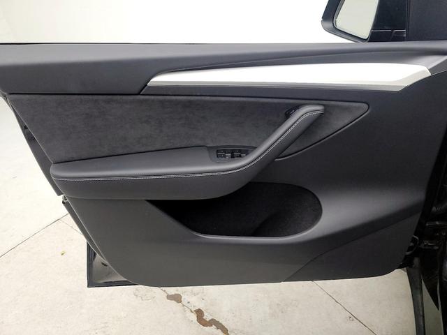 Photo of 2025 Black Tesla Model Y