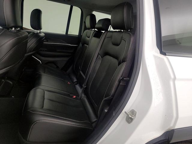 Photo of 2023 White Jeep Grand Cherokee 4xe
