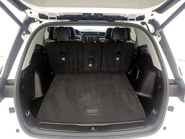 Photo of 2023 White Jeep Grand Cherokee 4xe