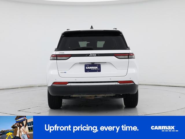 Photo of 2023 White Jeep Grand Cherokee 4xe