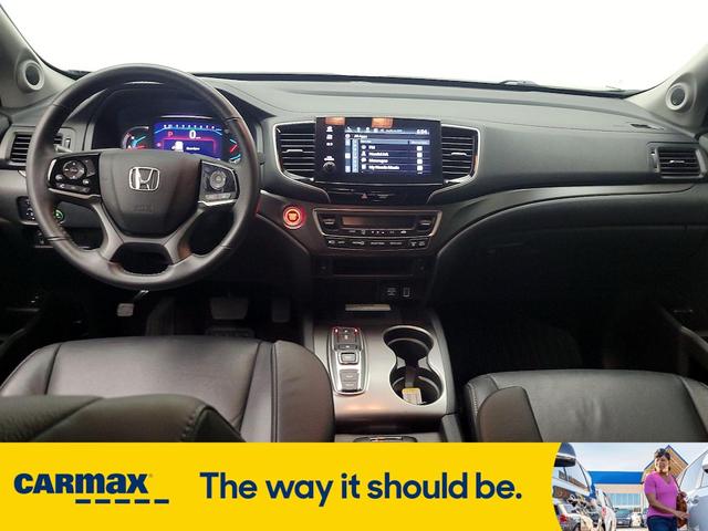 Photo of 2022 Black Honda Pilot