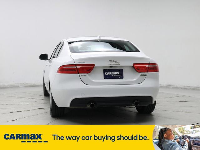 Photo of 2018 White Jaguar XE