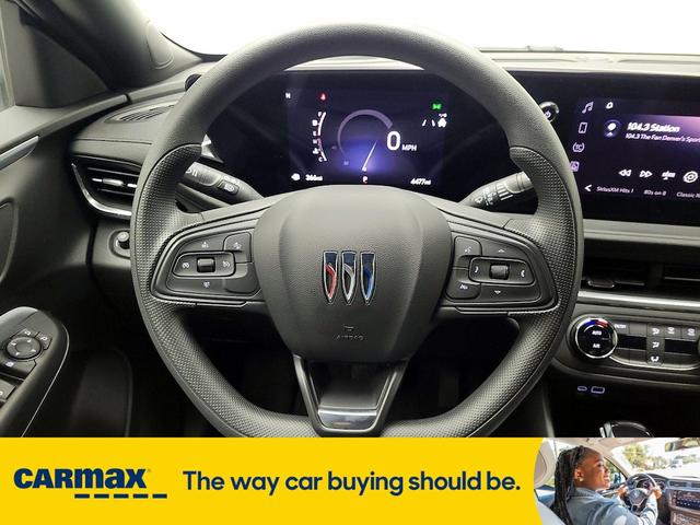 Photo of 2024 White Buick Envista