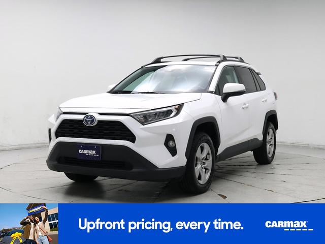 Photo of 2021 White Toyota RAV4