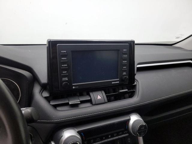 Photo of 2021 White Toyota RAV4