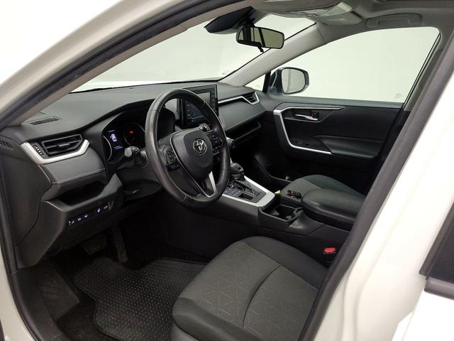 Photo of 2021 White Toyota RAV4