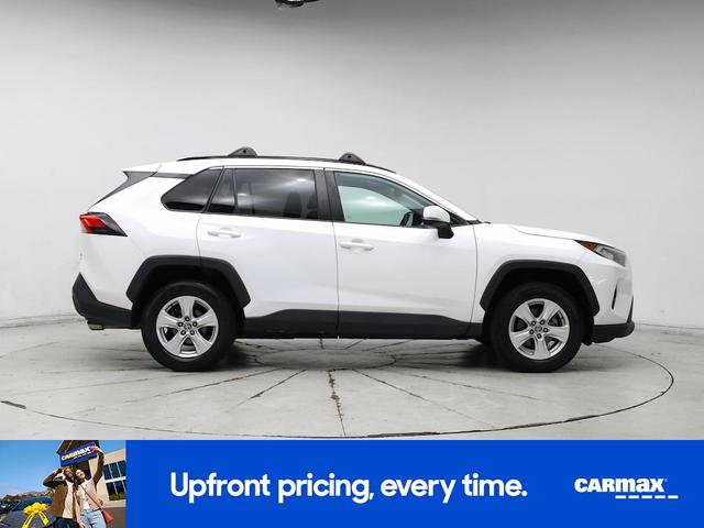 Photo of 2021 White Toyota RAV4