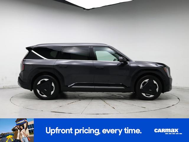 Photo of 2024 Gray Kia EV9