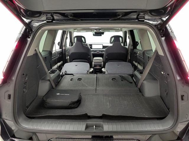 Photo of 2024 Gray Kia EV9