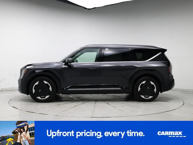 Photo of 2024 Gray Kia EV9