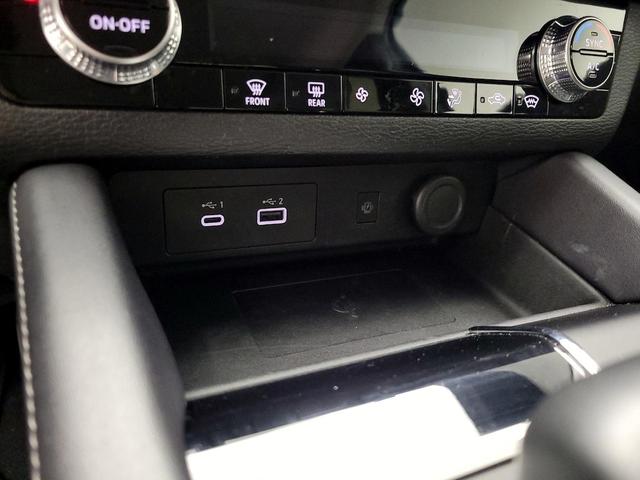 Photo of 2024 Gray Mitsubishi Outlander