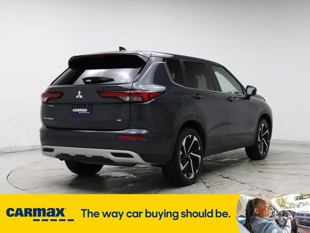 Photo of 2024 Gray Mitsubishi Outlander