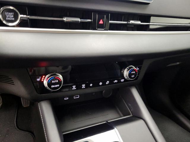 Photo of 2024 Gray Mitsubishi Outlander
