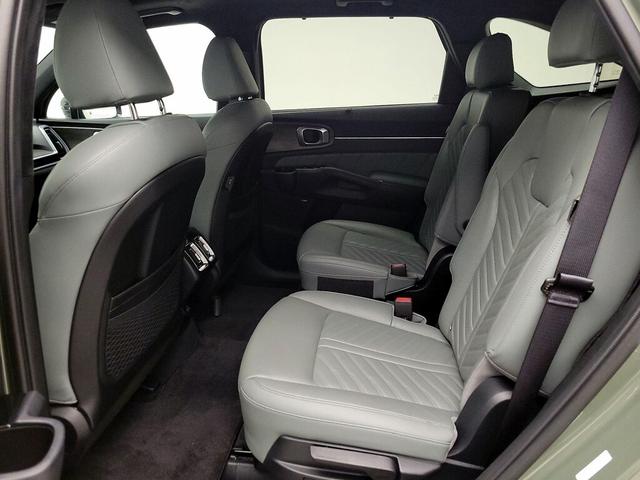 Photo of 2024 Green Kia Sorento
