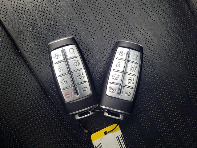 Photo of 2021 Silver Genesis GV80