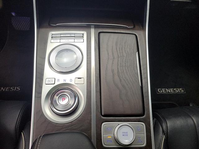 Photo of 2021 Silver Genesis GV80