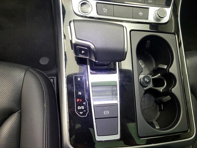 Photo of 2022 Black Audi Q7