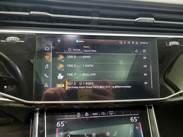 Photo of 2022 Black Audi Q7