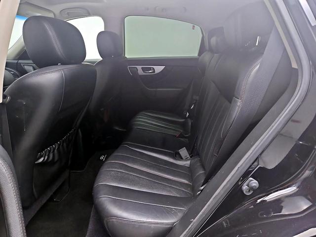 Photo of 2014 Black INFINITI QX70