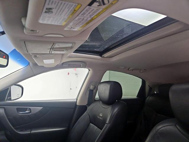 Photo of 2014 Black INFINITI QX70