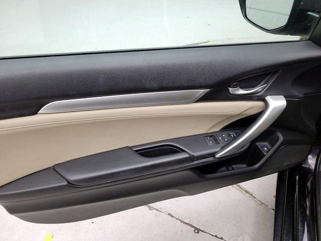 Photo of 2016 Black Honda Civic