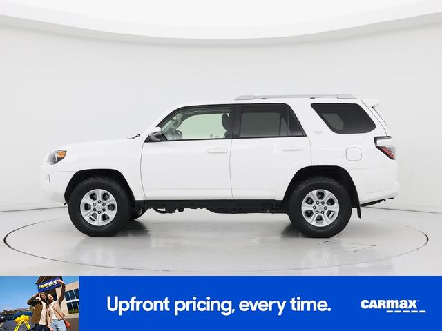 Photo of 2017 White Toyota 4Runner