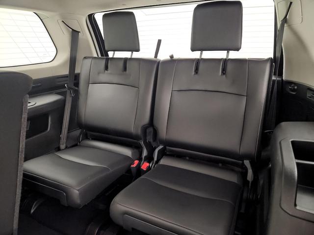 Photo of 2017 White Toyota 4Runner