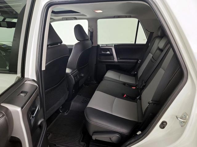 Photo of 2017 White Toyota 4Runner