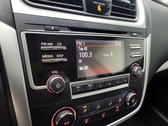 Photo of 2016 Blue Nissan Altima