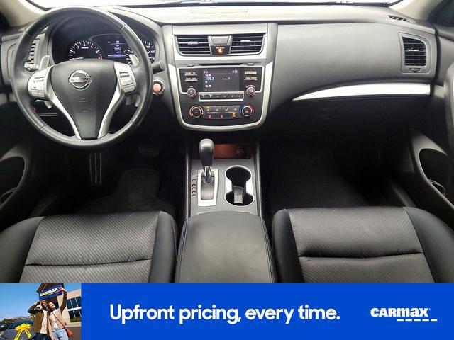 Photo of 2016 Blue Nissan Altima