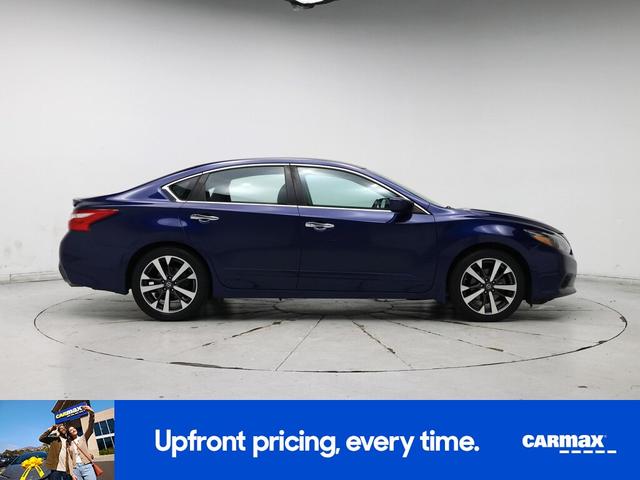 Photo of 2016 Blue Nissan Altima