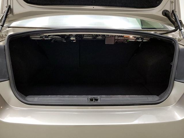 Photo of 2014 Silver Subaru Legacy
