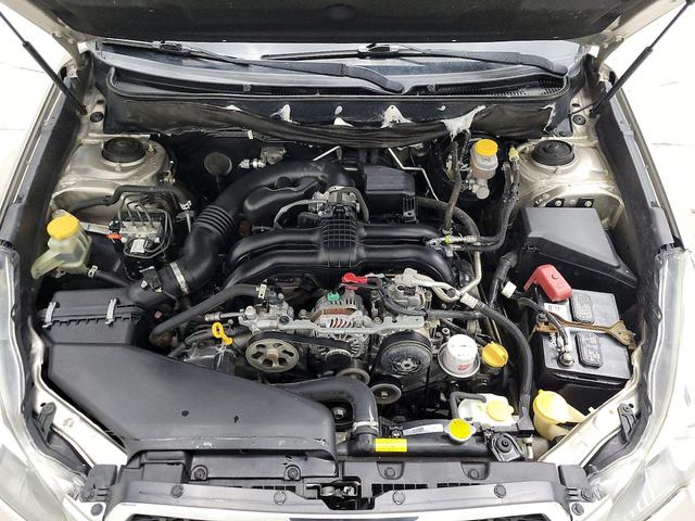 Photo of 2014 Silver Subaru Legacy