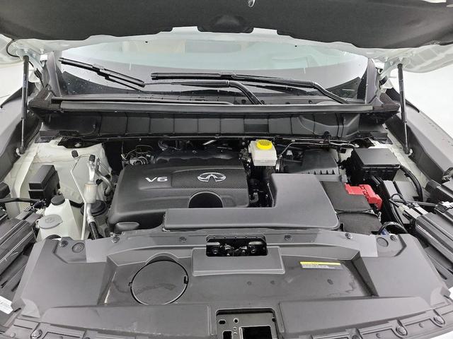 Photo of 2024 White INFINITI QX60