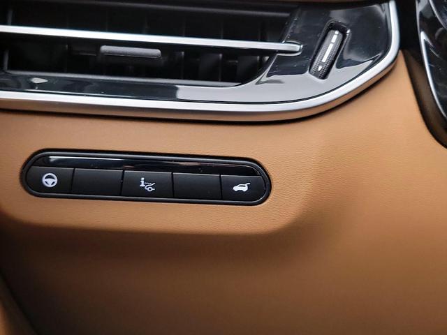 Photo of 2024 White INFINITI QX60