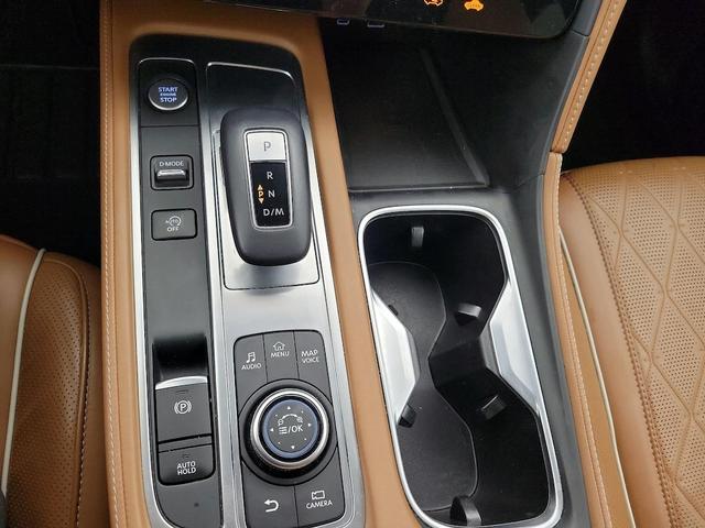 Photo of 2024 White INFINITI QX60