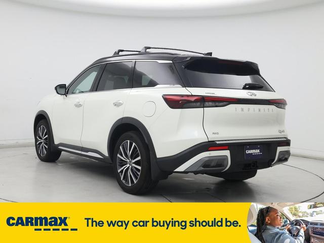 Photo of 2024 White INFINITI QX60