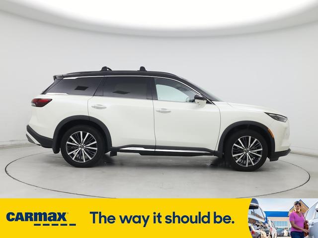 Photo of 2024 White INFINITI QX60