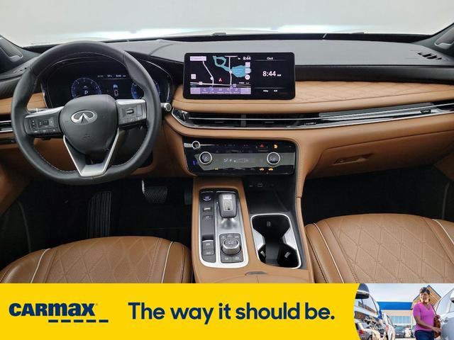 Photo of 2024 White INFINITI QX60