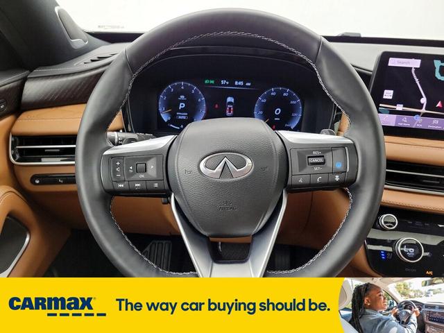 Photo of 2024 White INFINITI QX60