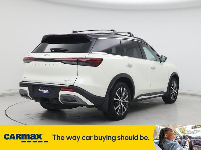 Photo of 2024 White INFINITI QX60