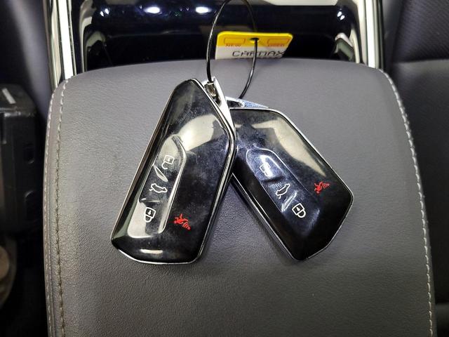 Photo of 2023 Gray Volkswagen ID.4