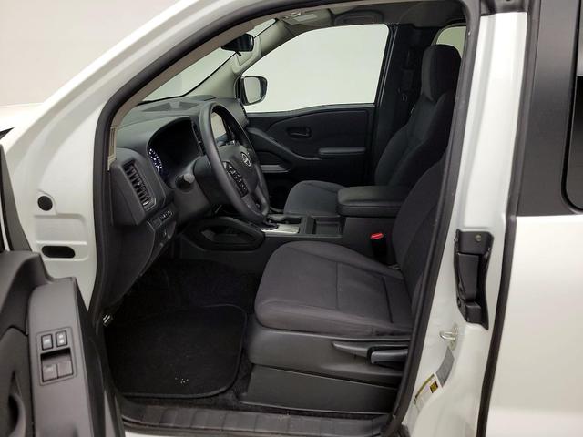 Photo of 2024 White Nissan Frontier