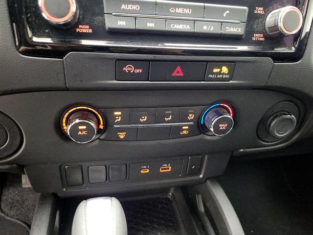 Photo of 2024 White Nissan Frontier