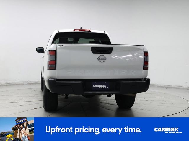 Photo of 2024 White Nissan Frontier
