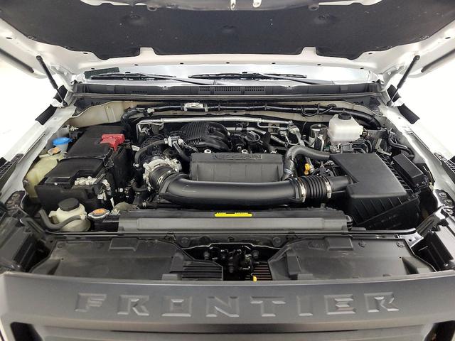 Photo of 2024 White Nissan Frontier