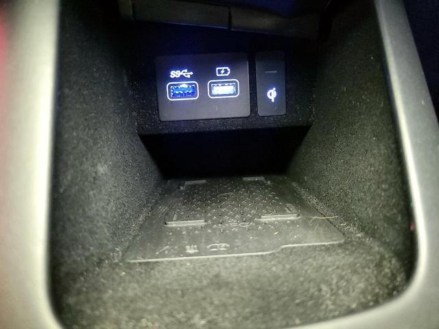 Photo of 2022 Silver Genesis GV70