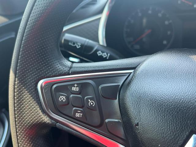 Photo of 2021 Summit White Chevrolet Malibu